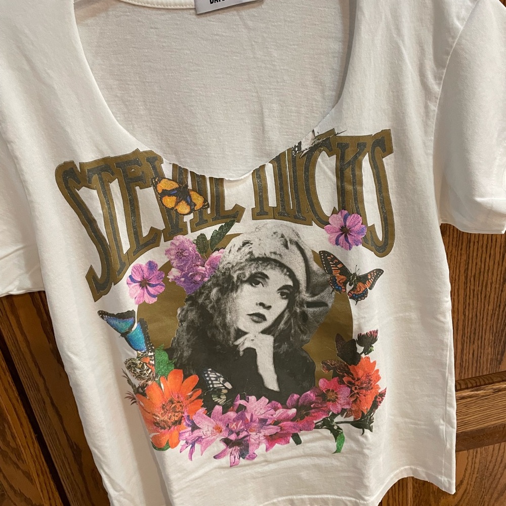 Daydreamer White Short-Sleeve Stevie Nicks Graphic Tee with Floral & Gold Print